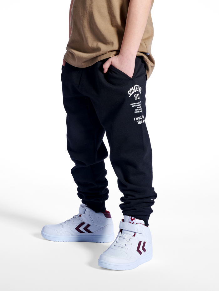 stmDIMAS PANTS, BLACK, model