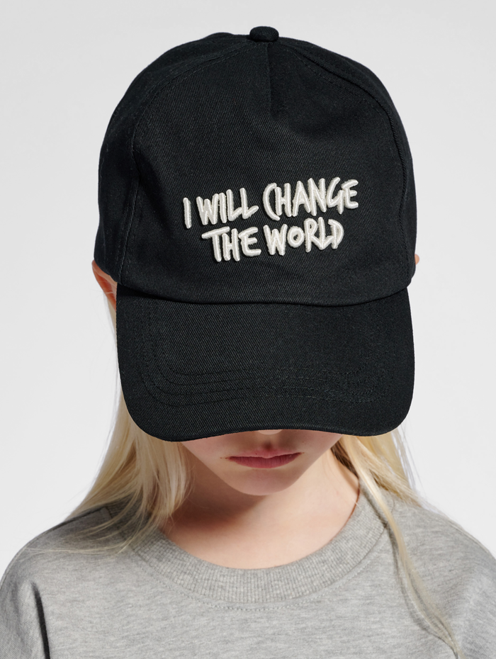 stsWORLD CAP