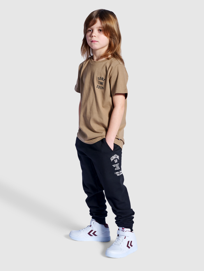 stmDIMAS PANTS, BLACK, model